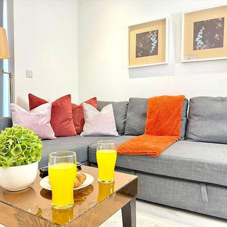 Hazel 1-Bedroom Cousy Flat, Parking, Wifi, Prime Location, Close To Blenheim Palace & Oxford Kidlington Exterior photo