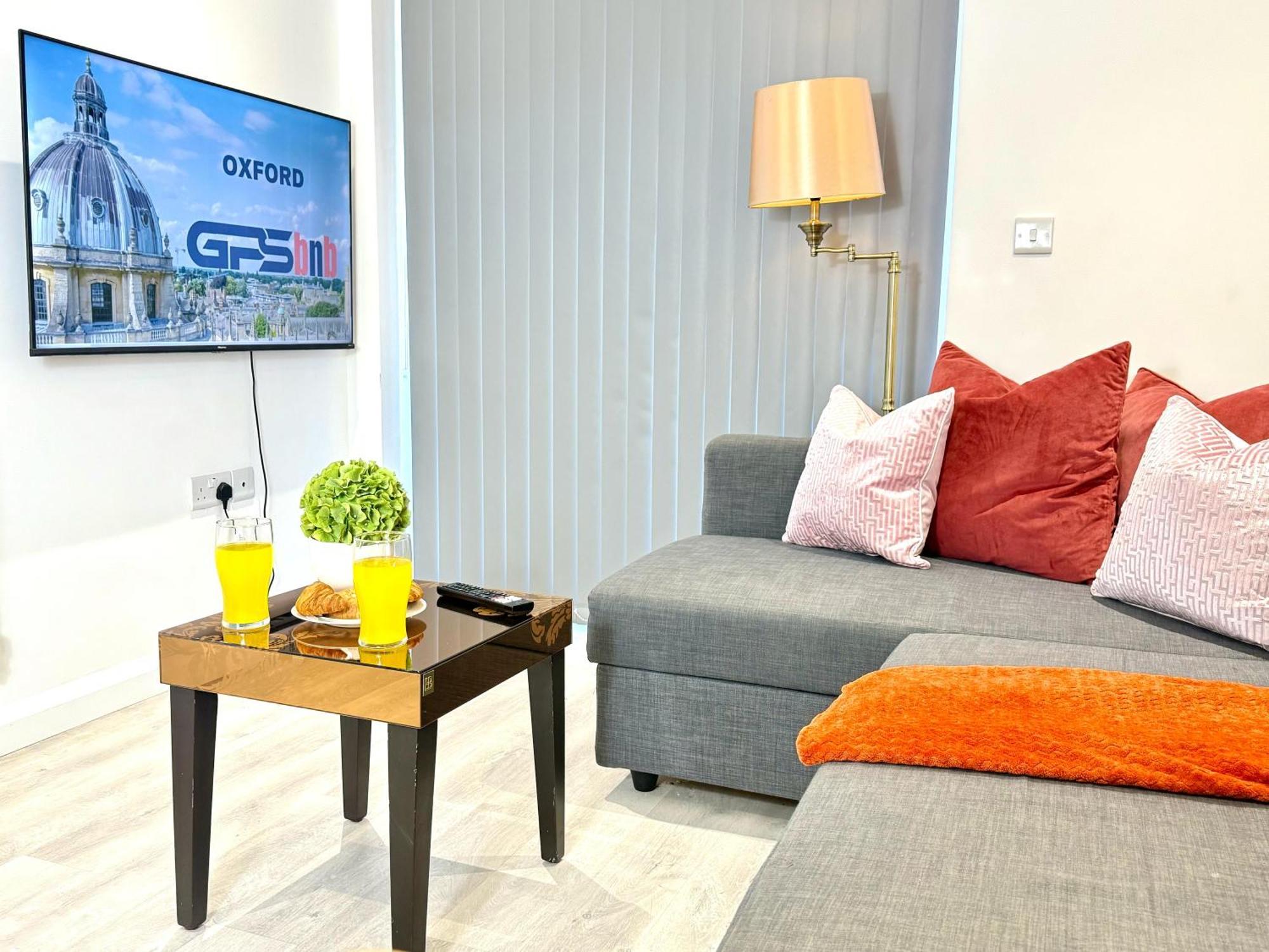 Hazel 1-Bedroom Cousy Flat, Parking, Wifi, Prime Location, Close To Blenheim Palace & Oxford Kidlington Exterior photo