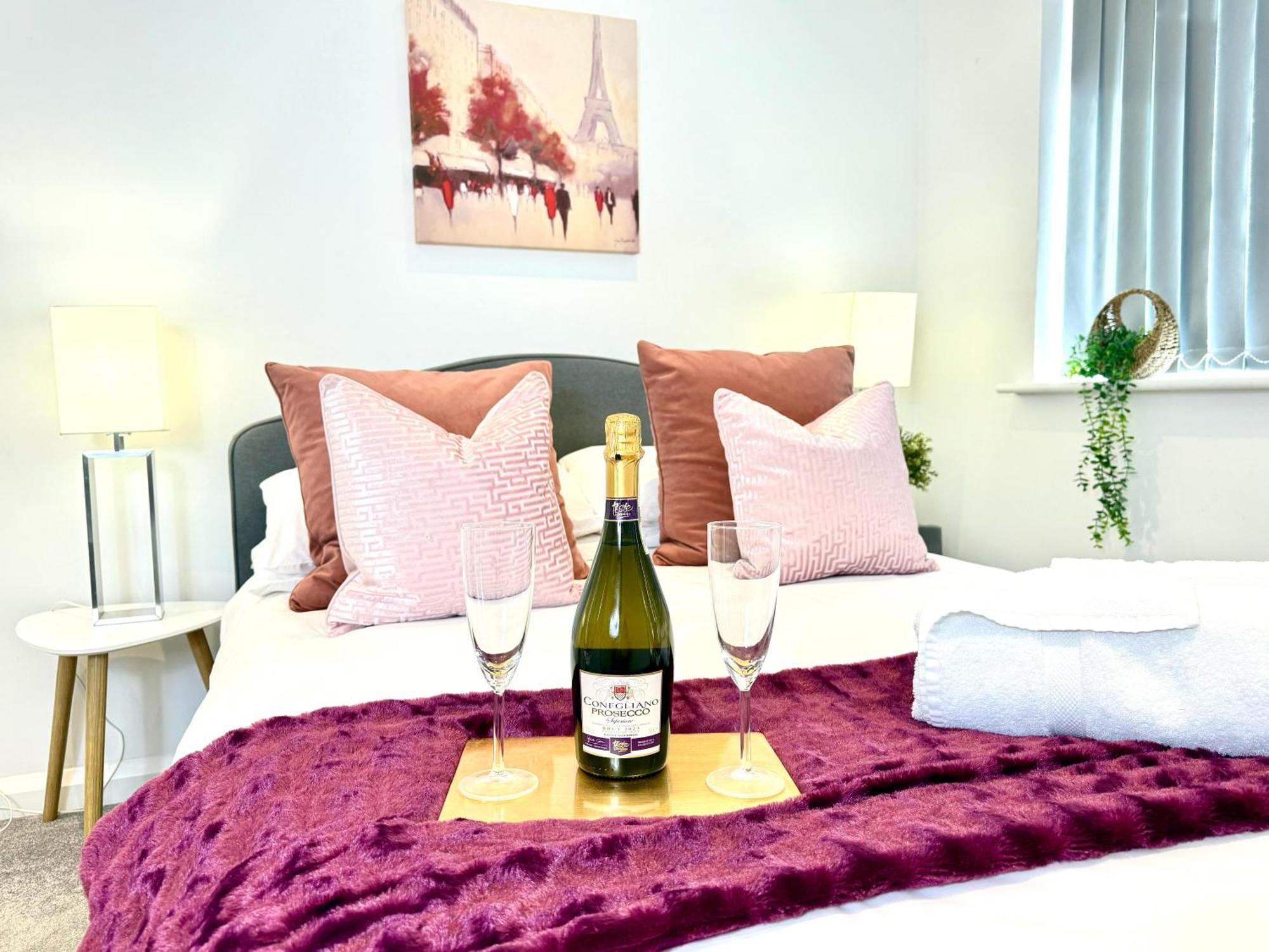 Hazel 1-Bedroom Cousy Flat, Parking, Wifi, Prime Location, Close To Blenheim Palace & Oxford Kidlington Exterior photo