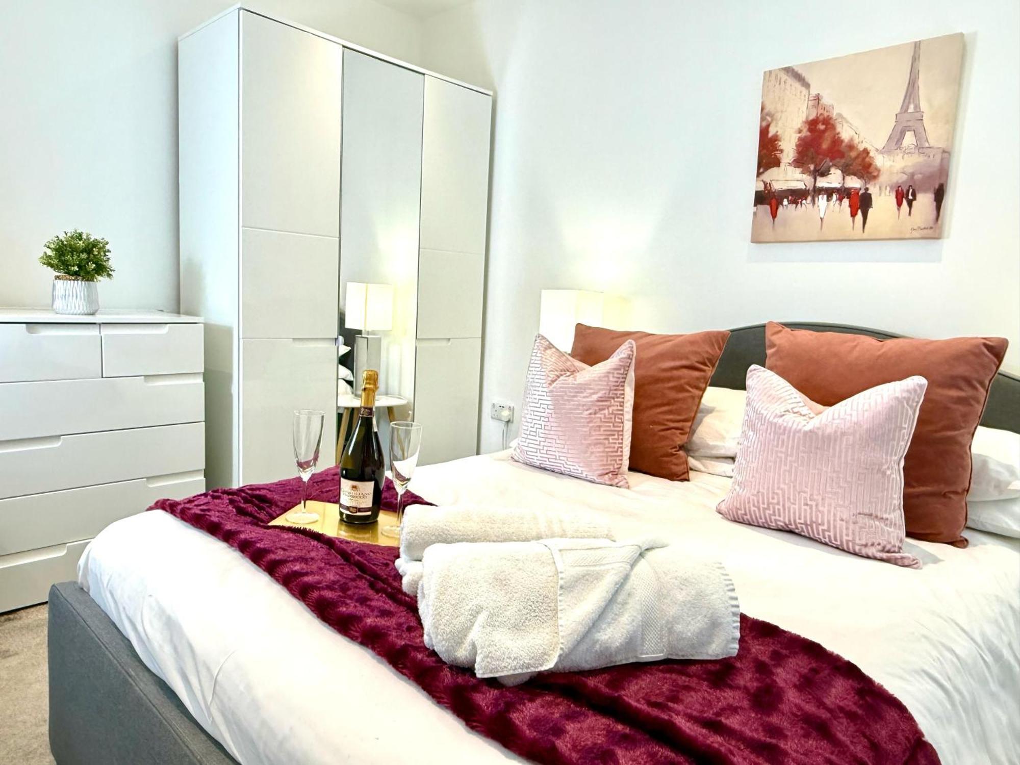 Hazel 1-Bedroom Cousy Flat, Parking, Wifi, Prime Location, Close To Blenheim Palace & Oxford Kidlington Exterior photo