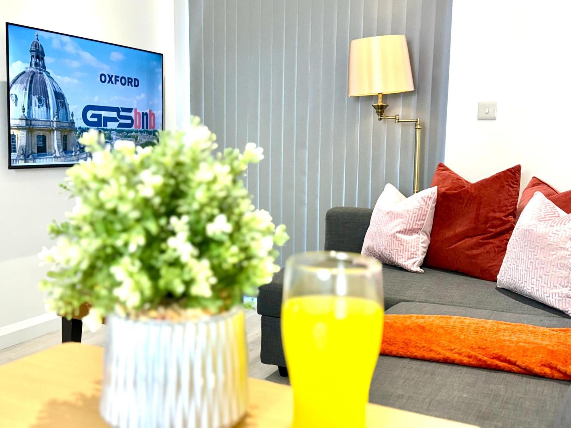 Hazel 1-Bedroom Cousy Flat, Parking, Wifi, Prime Location, Close To Blenheim Palace & Oxford Kidlington Exterior photo
